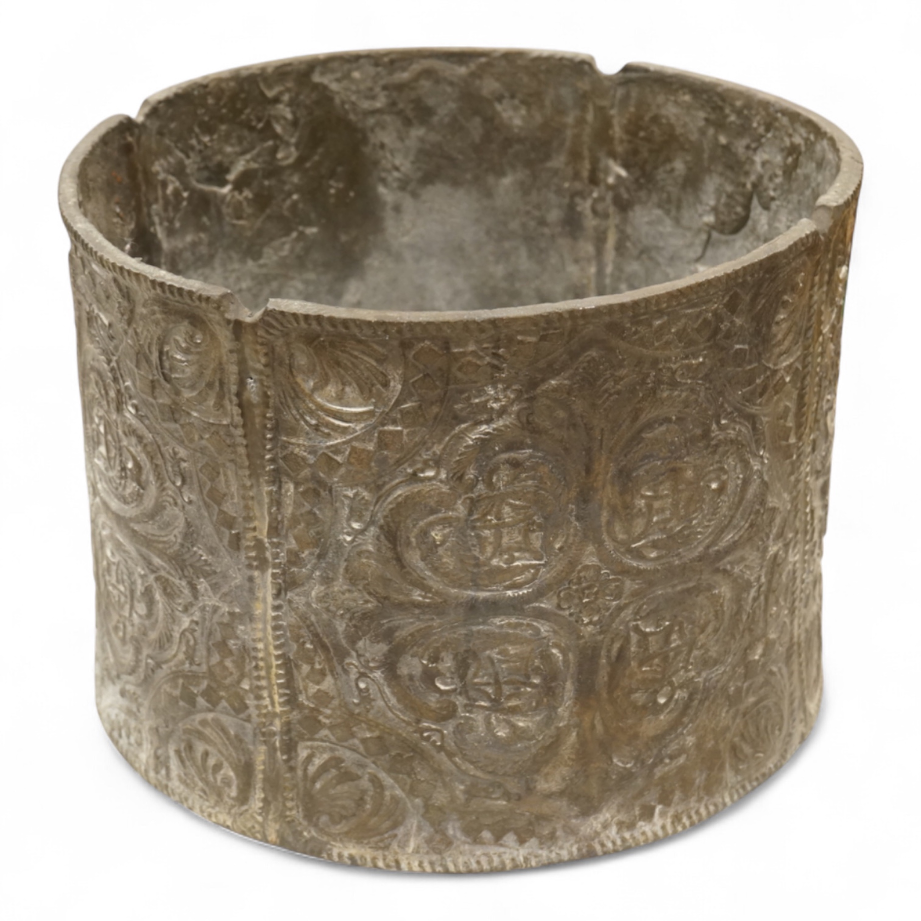 An early 20th century lead planter, 26cm